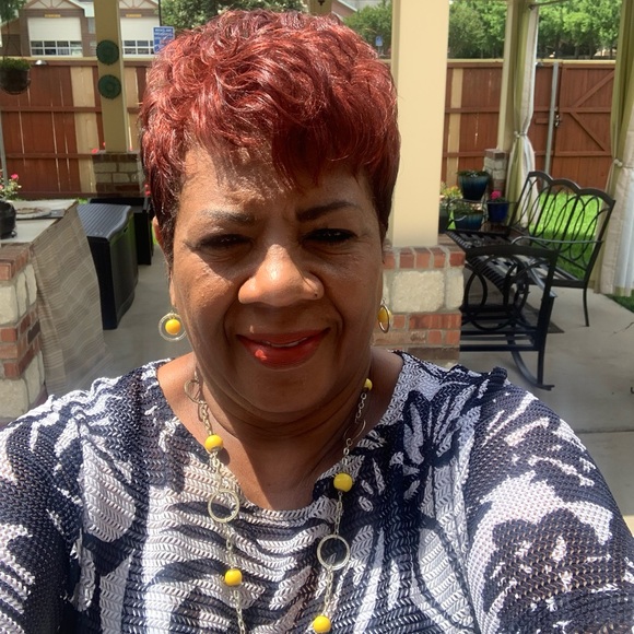 Meet your Posher, Debbis - Picture 2 of 2